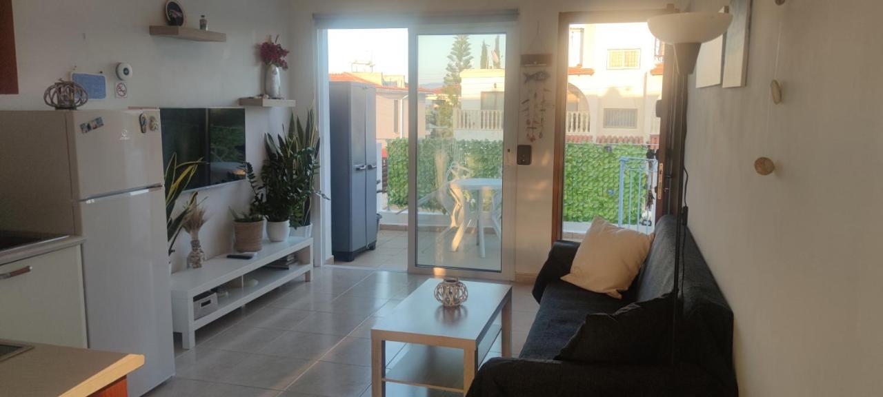 Thalassa Seaside Boutique Beach Apartment Polis ภายนอก รูปภาพ